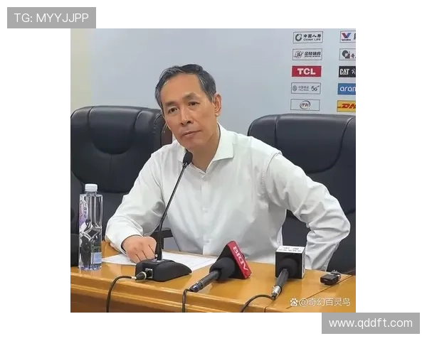 北京主帅许利民赛后叫回球员与广厦握手致意 输球不失风度展现体育精神 北京主帅许利民赛后叫回球员与广厦握手致意 输球不失风度展现体育精神